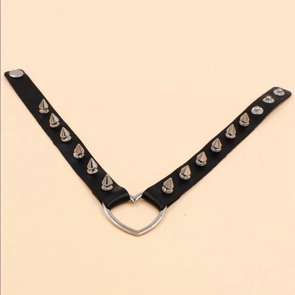 Choker - Picture 4 of 8